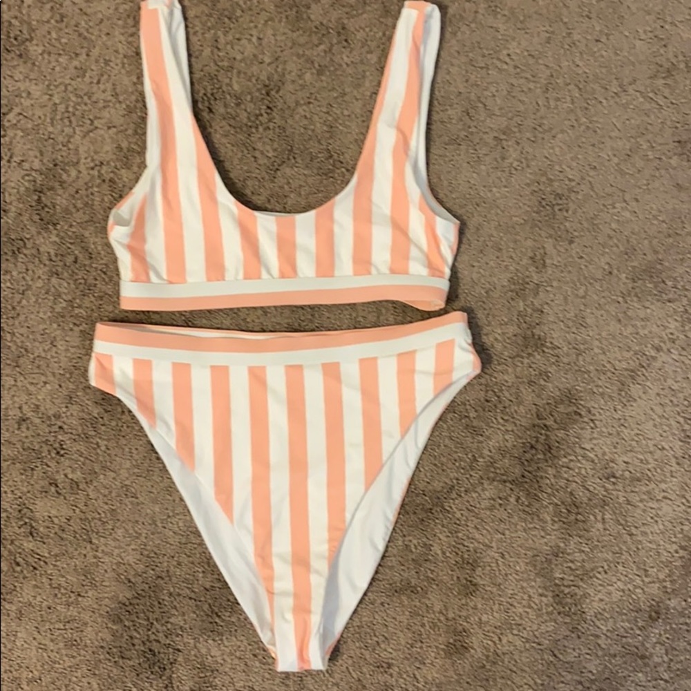 🎉Stripped high waisted bikini🎉